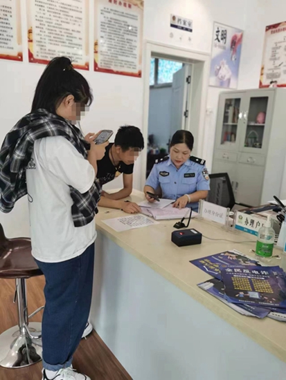 ​淮滨县北城派出所：贴心户政服务 暖心特殊群体